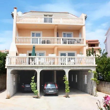 דירה With A Parking Space Barbat, Rab - 5002