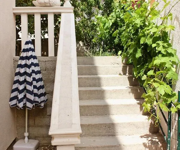 Lejlighed With A Parking Space Barbat, Rab - 5002 *