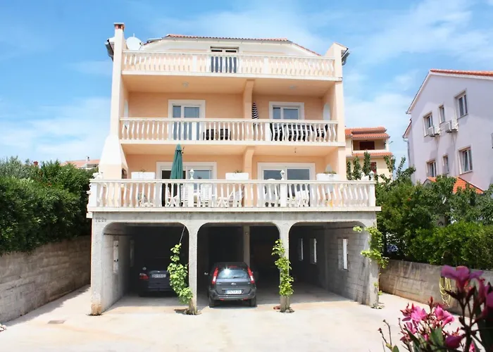 Lejlighed With A Parking Space Barbat, Rab - 5002
